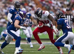 中国体彩|女子100米栏预赛，吴艳妮、林雨薇、夏思凝携手闯关 中国三女将强势晋级决赛