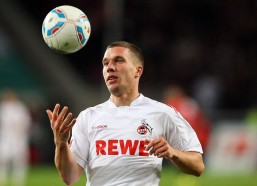 【中国体彩网官方首页】国足迎战沙特关键战役，武磊担纲核心率队出击，朱辰杰首发稳固防线，艾克森替补席待命