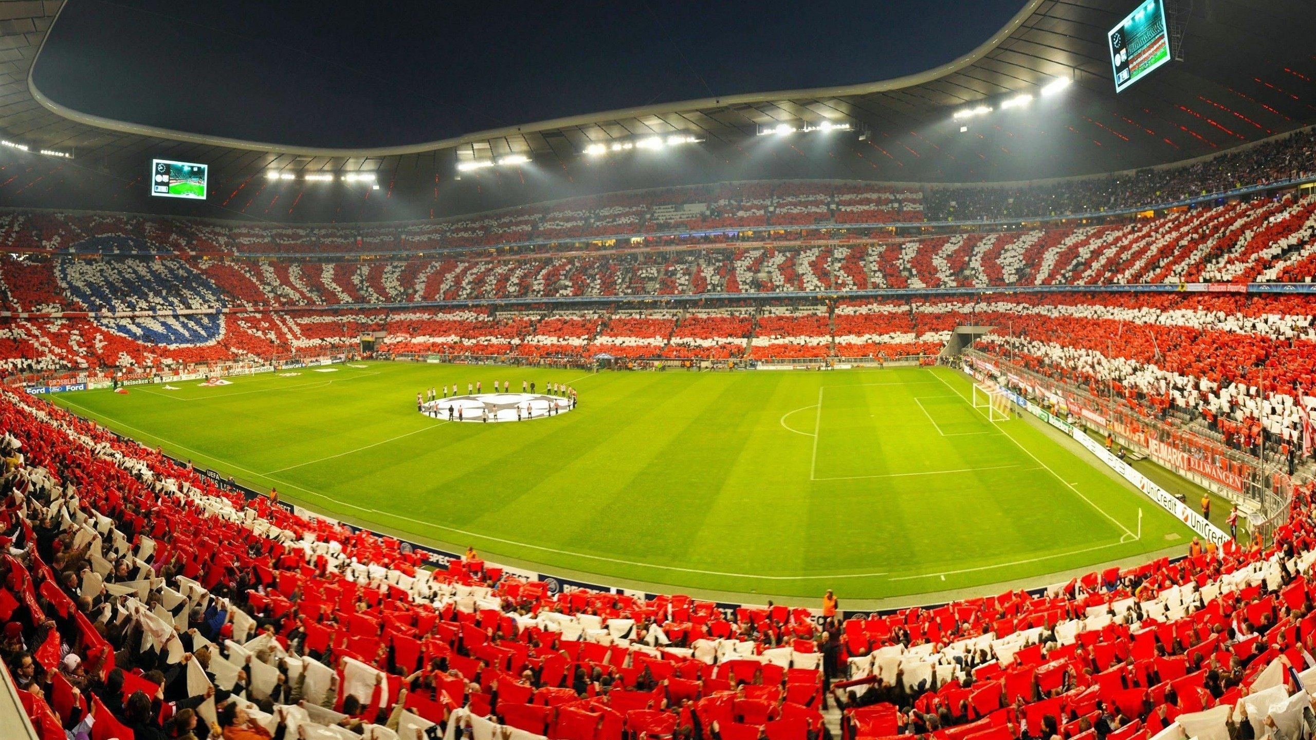 拜仁坚定留凯恩，西媒巴萨转会传闻遭德媒驳斥，新合约酝酿中