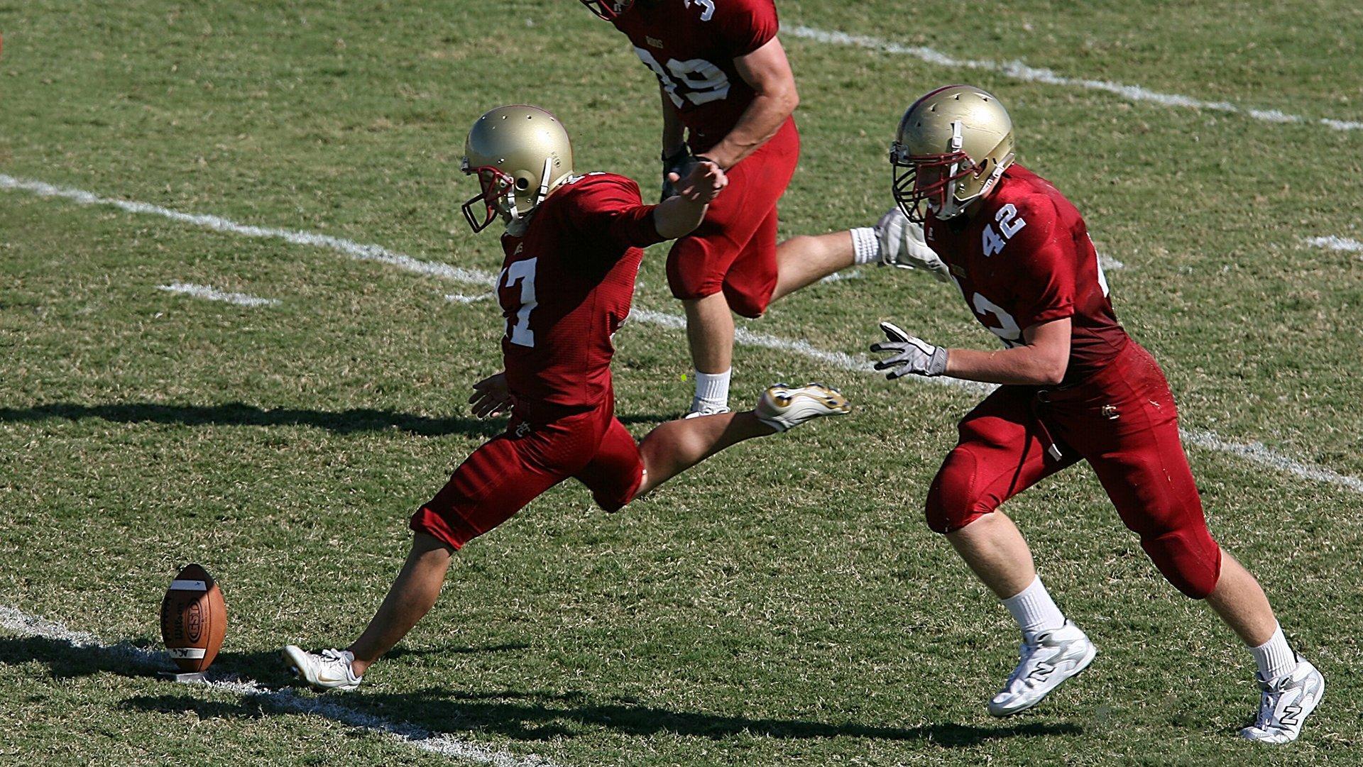 向余望双响引爆U21国足逆转胜 伊朗队破防中断比赛引争议